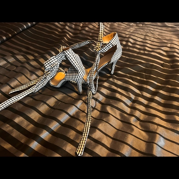 Heels - Picture 4 of 8